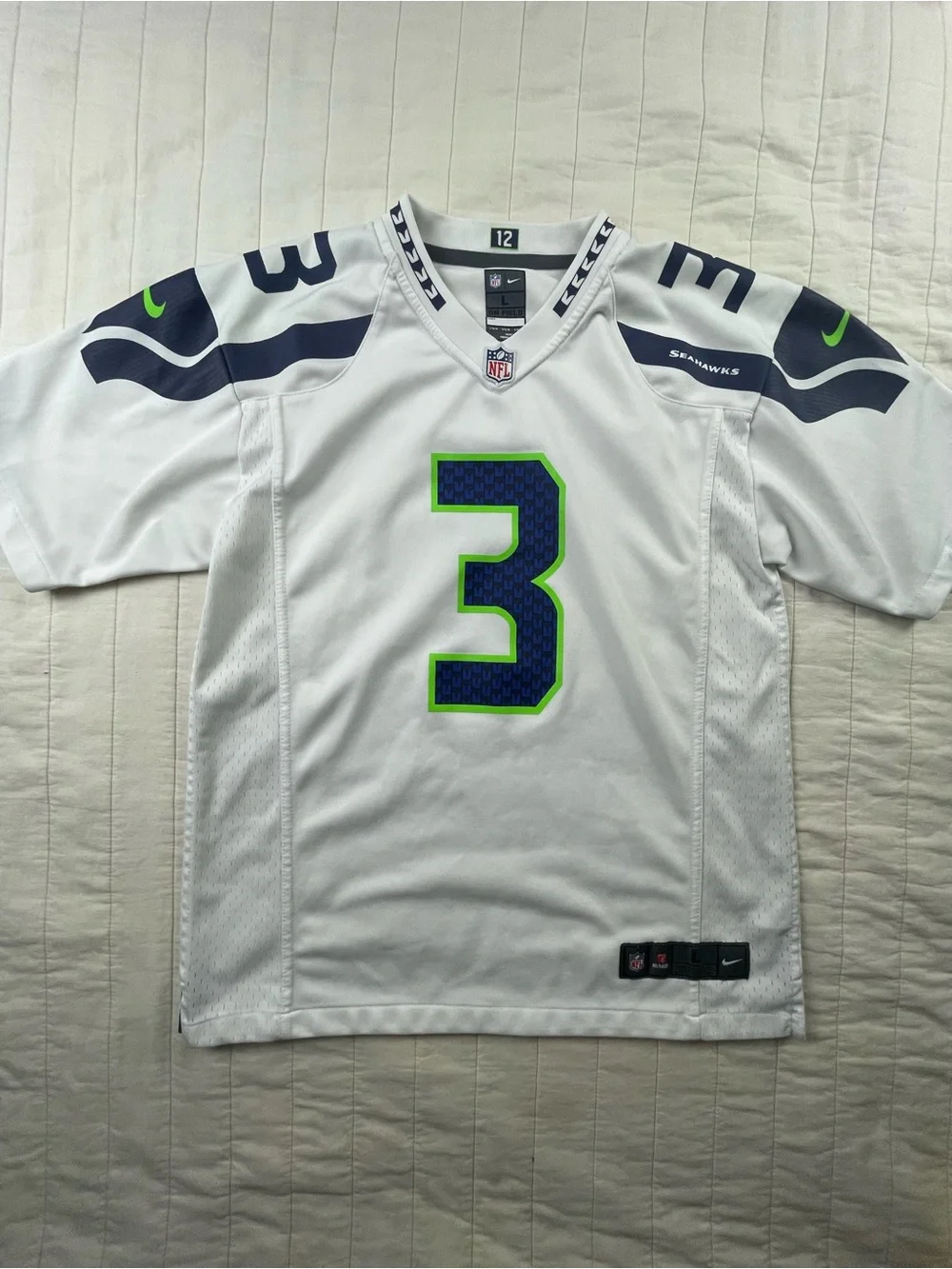 Seattle Sea Hawks Russell Wilson #3 NFL NIKE Away White Jersey YOUTH LARGE